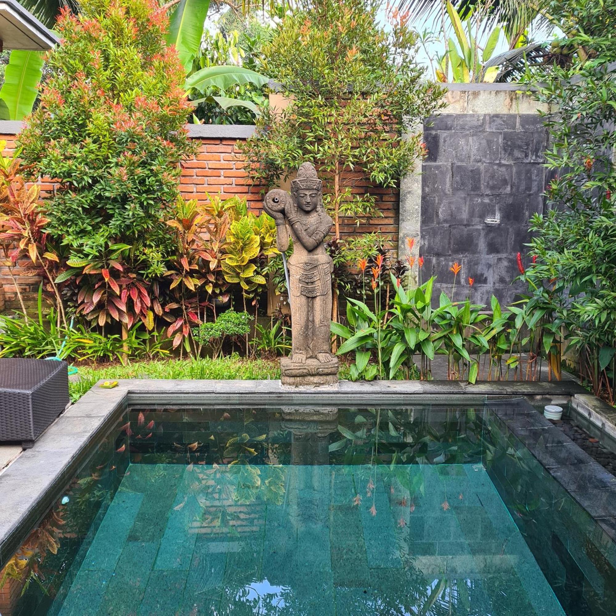 Ubud Suarga Private Pool Villa エクステリア 写真