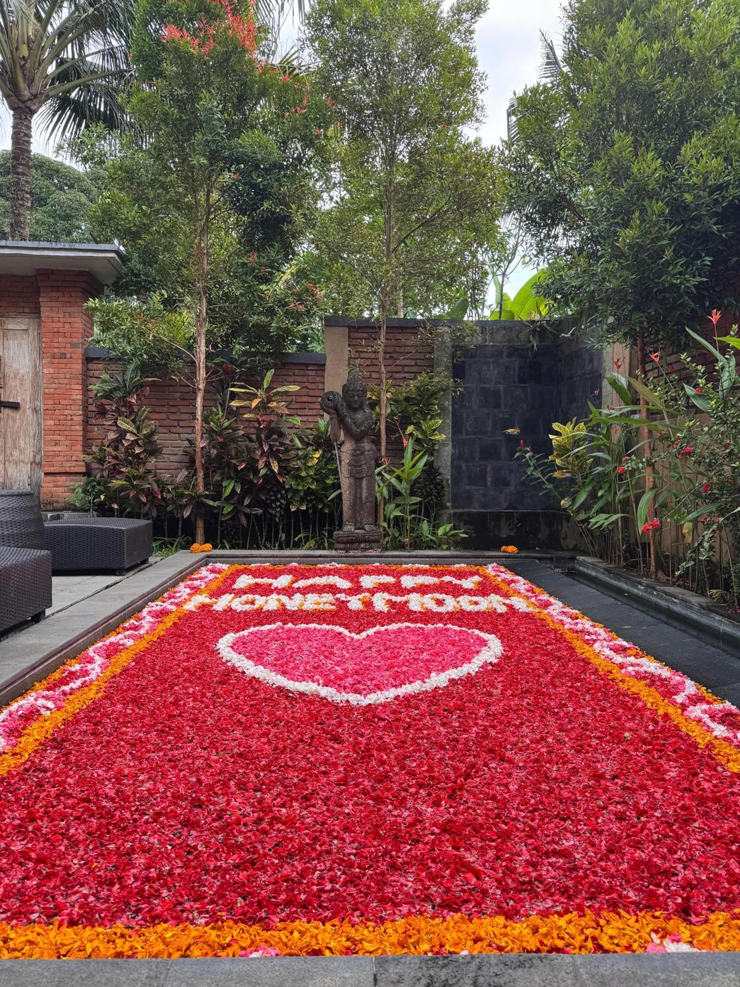 Ubud Suarga Private Pool Villa エクステリア 写真